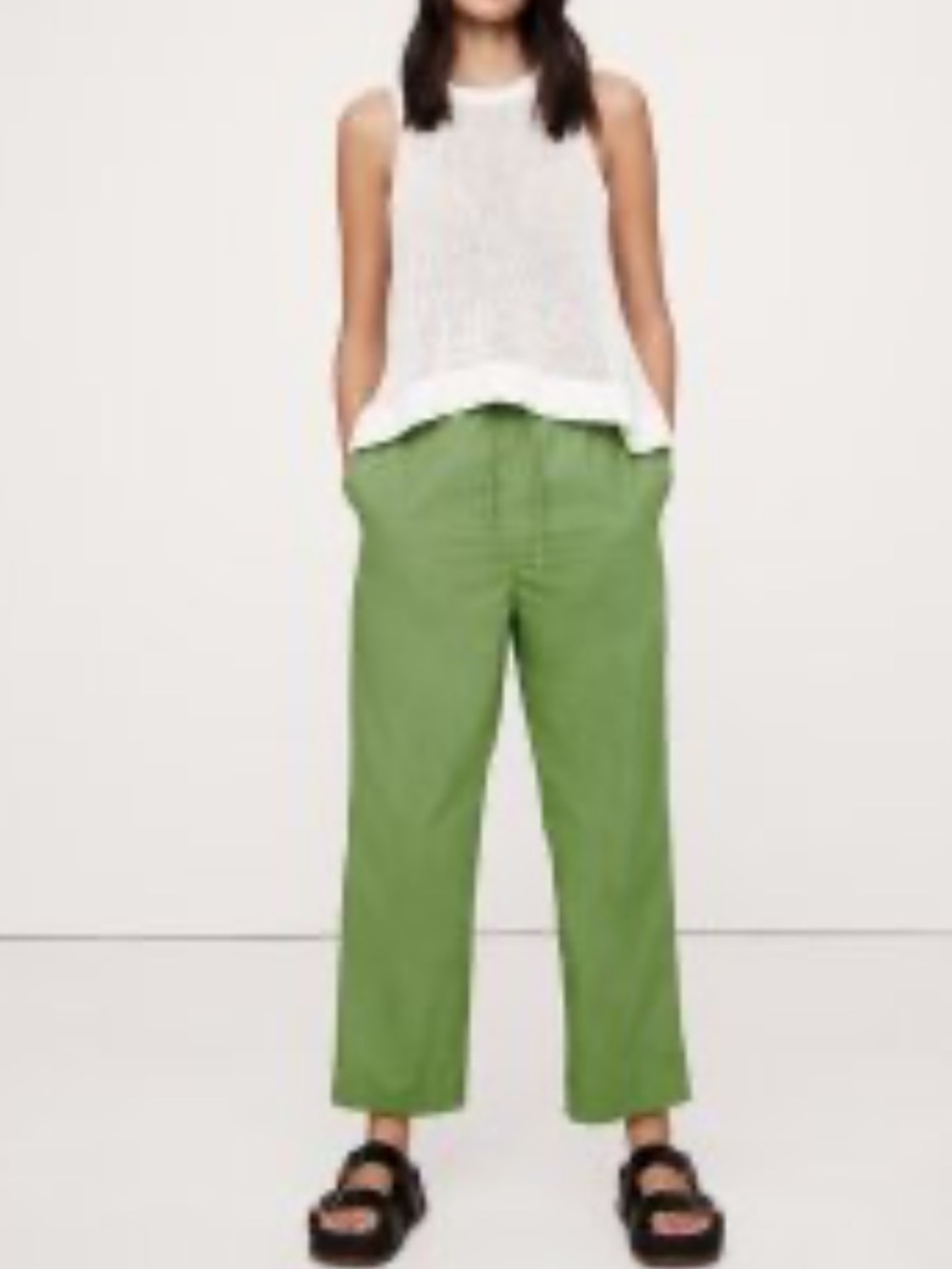 Women’s Banana Republic cotton poplin pull on pants